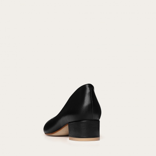 Migdal Low Heels, black OUTLET | Balagan Studio