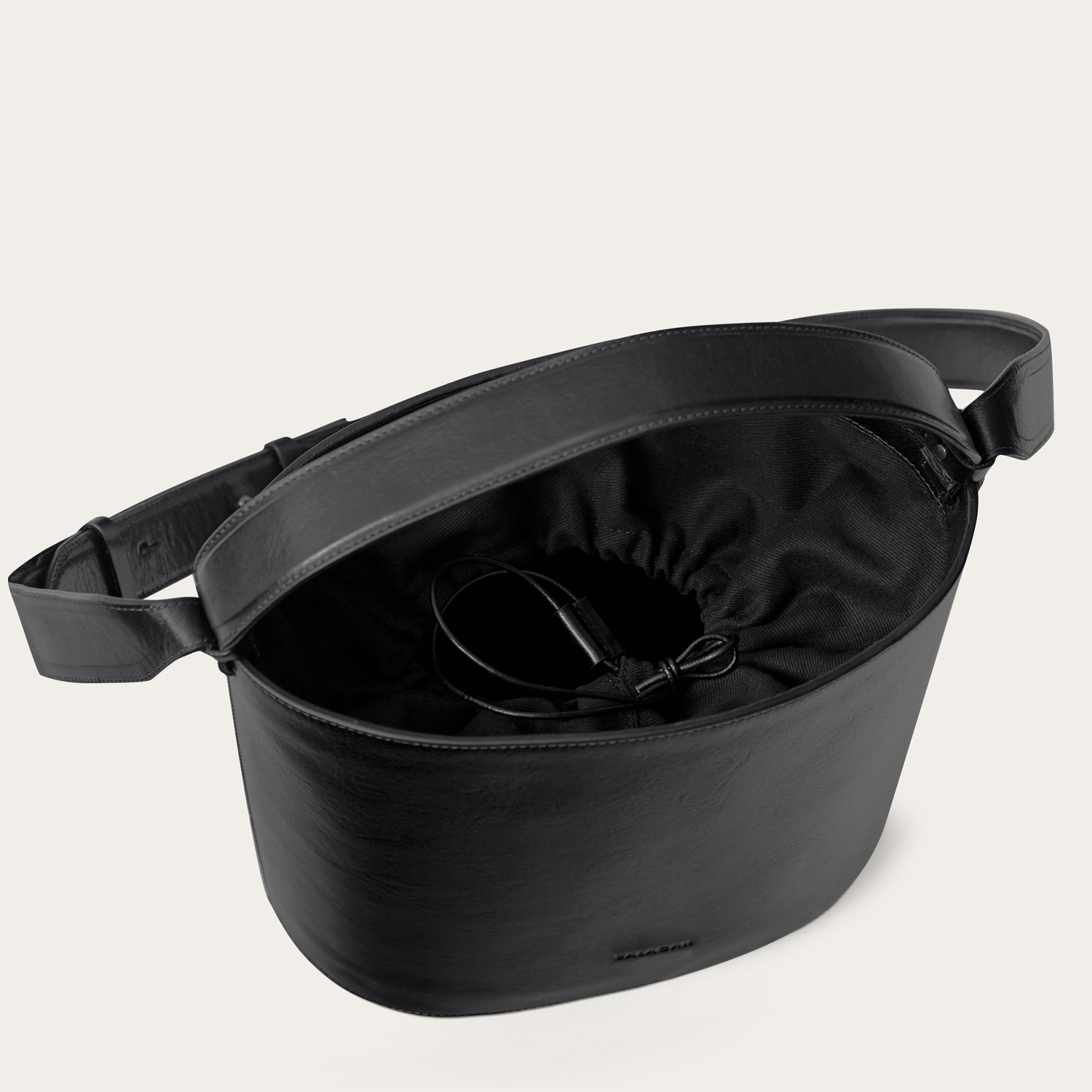  Champagne Bucket Bag, glossy black-5 