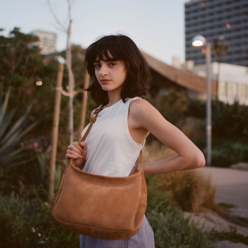 Beatrice torebka M, karmelowy welur | Balagan Studio