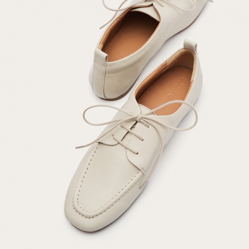 Lila półbuty, alabaster | Balagan Studio