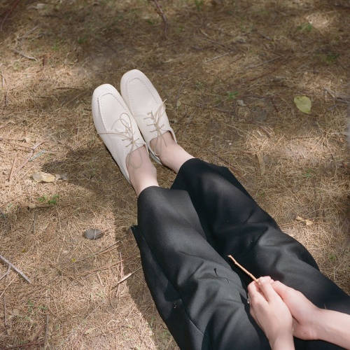 Lila półbuty, alabaster | Balagan Studio