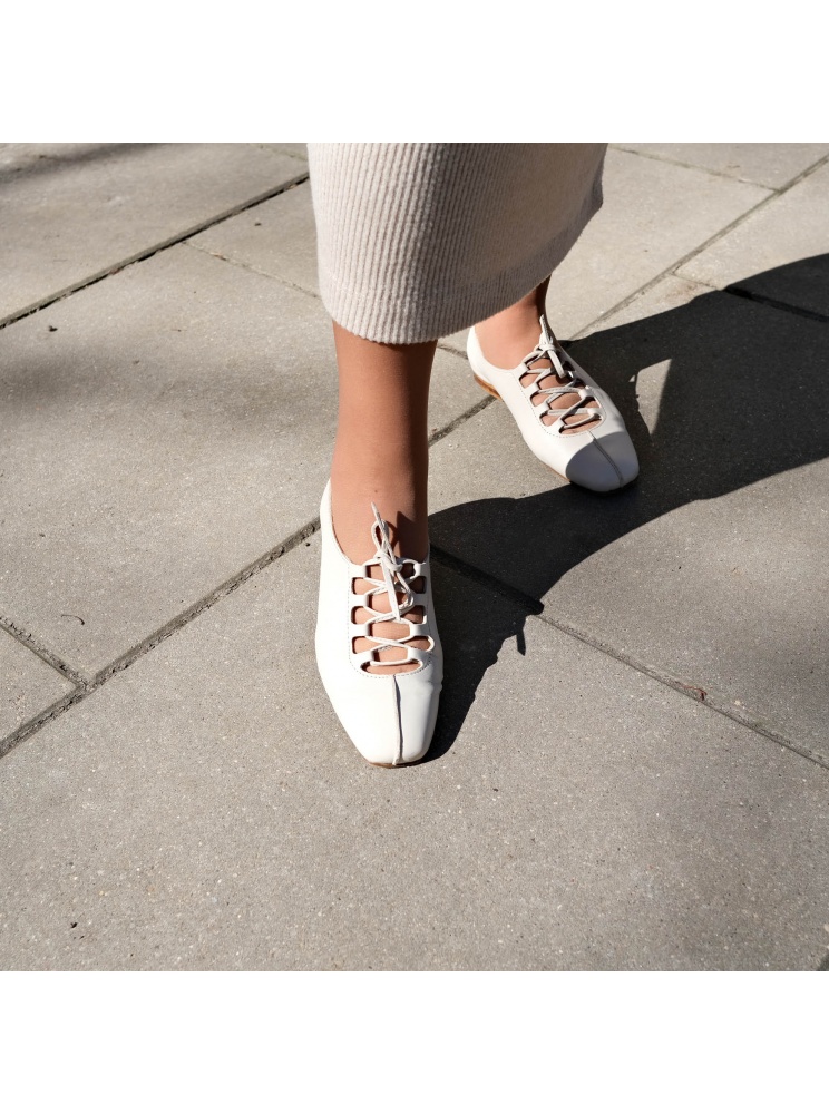 Roma baleriny, złamana biel | Balagan Studio