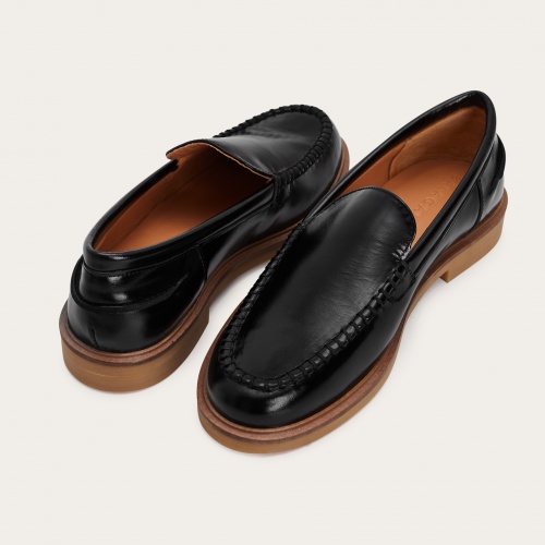 Agora Flats, glossy black | Balagan Studio