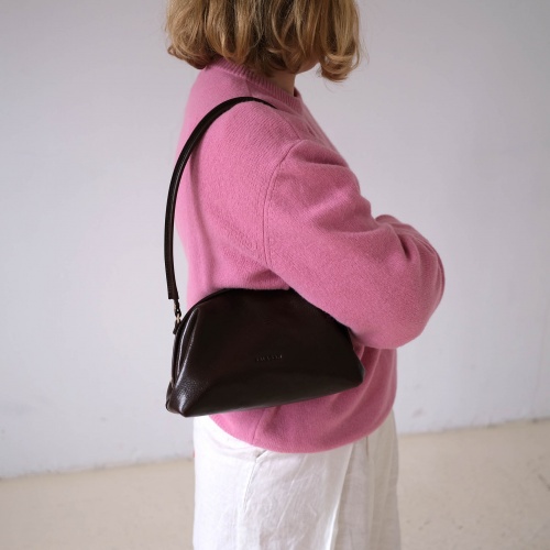 Hug Bag M, deep brown | Balagan Studio
