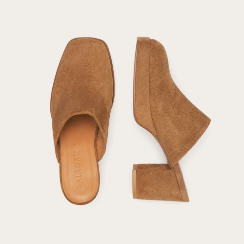 Gloria flats, caramel velvet| Balagan Studio