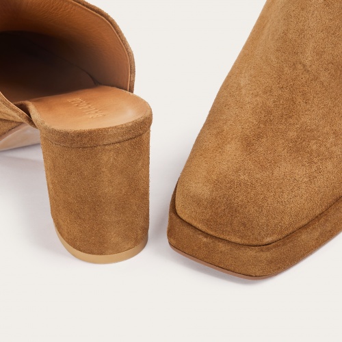 Gloria flats, caramel velvet| Balagan Studio