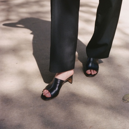 Ginaa slides, black | Balagan Studio