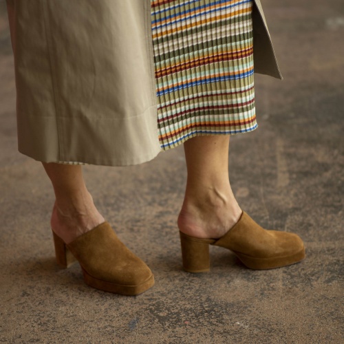 Gloria flats, caramel velvet| Balagan Studio