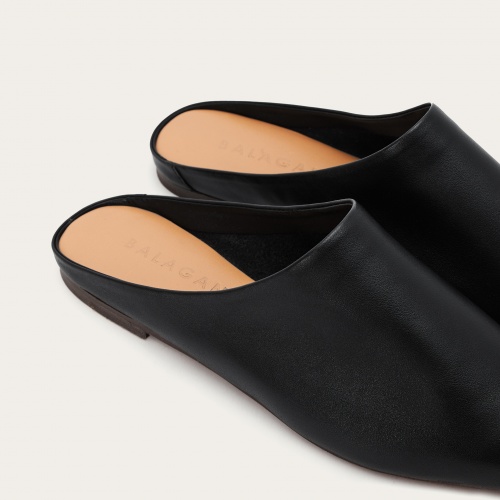 Bayit slides, black | Balagan Studio