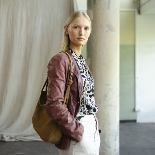 Beatrice Bag M, caramel velvet | Balagan Studio
