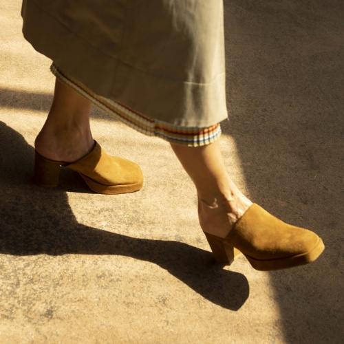 Gloria flats, caramel velvet| Balagan Studio