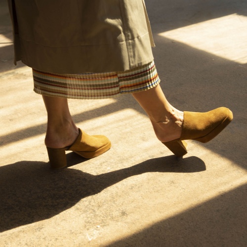 Gloria flats, caramel velvet| Balagan Studio