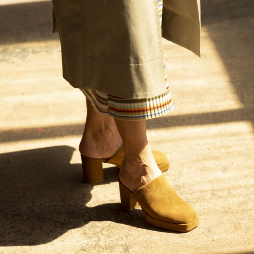 Gloria flats, caramel velvet| Balagan Studio