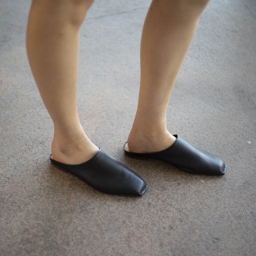 Bayit slides, black | Balagan Studio