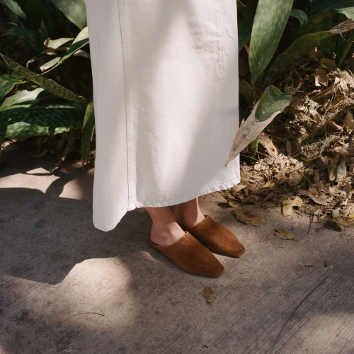Bayit slides, caramel...