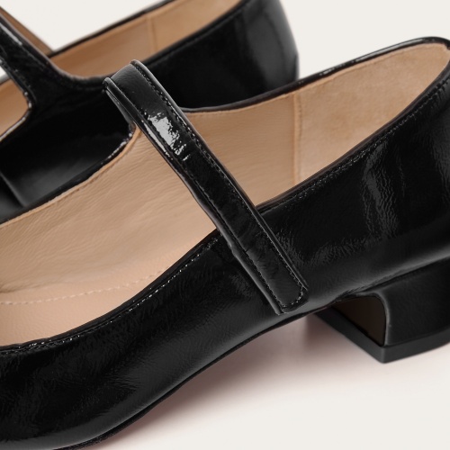 Dora Low Heels, glossy black | Balagan Studio