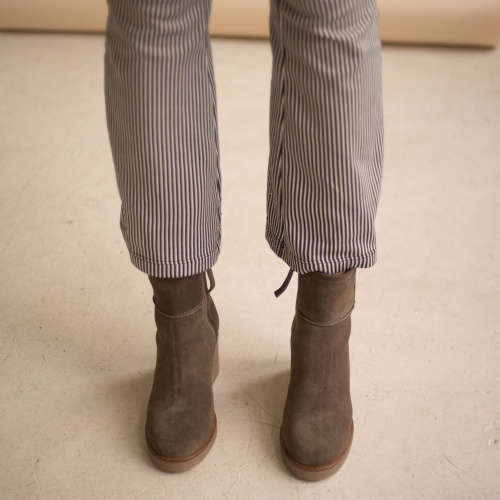 Ejtan Boots, smoky grey velvet | Balagan Studio