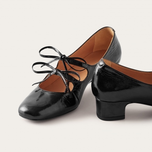 Greta Heels, glossy black