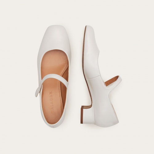 Dora Low Heels, glossy white | Balagan Studio