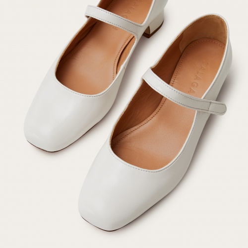 Dora Low Heels, glossy white | Balagan Studio