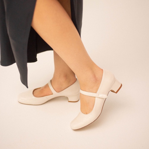 Dora Low Heels, glossy white | Balagan Studio