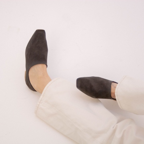 Hatzer Ballerina, graphite velvet | Balagan Studio