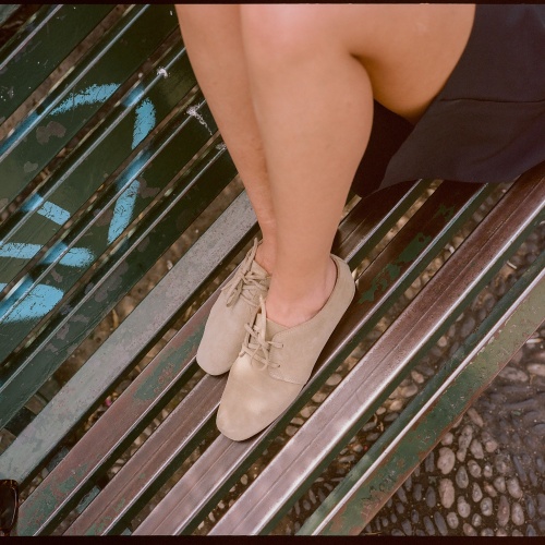 Notza Flats, wheat velvet...