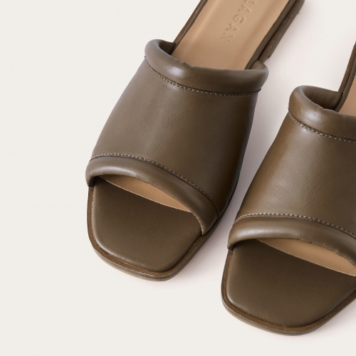 Karit slides, coffee | Balagan Studio