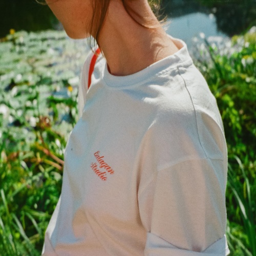 T-shirt MESSING AROUND, biało-pomarańczowy