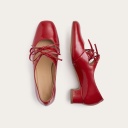 Greta Heels, glossy red