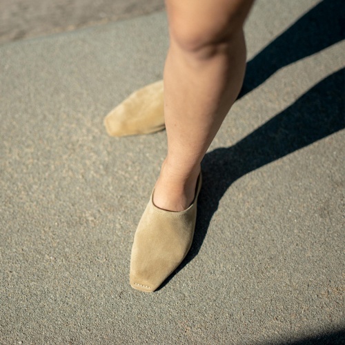 Hatzer Ballerina, wheat velvet | Balagan Studio