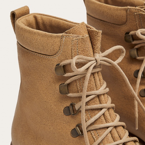 Har boots, sand | Balagan Studio