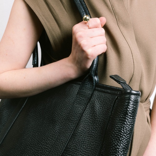 Sal Tote Poziom torebka XL, czarny | Balagan Studio