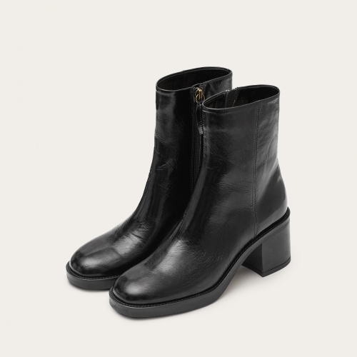 Teken Boots, glossy black | Balagan Studio