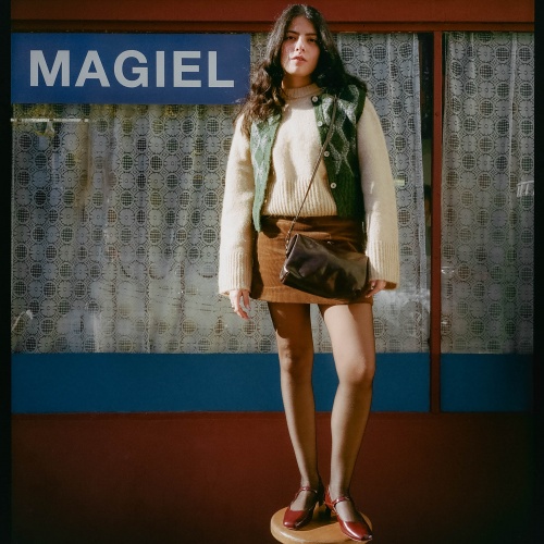 Dora czółenka na niskim obcasie, bordowy połysk | Balagan Studio