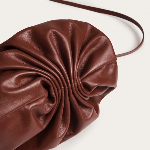 Plis Bag M, chestnut | Balagan Studio