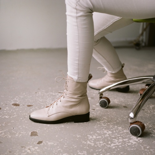 Tzava Boots, ivory OUTLET | Balagan Studio
