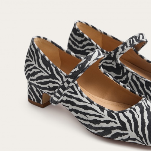 Dora czółenka na niskim obcasie, zebra welur | Balagan Studio