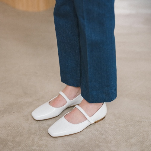 Pass Ballerina, glossy white