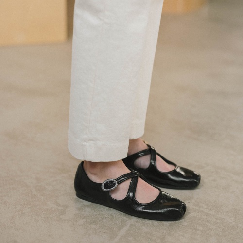 Doris Ballerina, glossy black | Balagan Studio