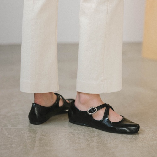Doris Ballerina, glossy black