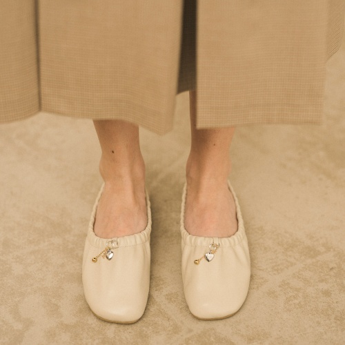 Charms Ballerina, beige| Balagan Studio