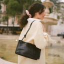 Suzanne torebka M, czarny wzór krokodyla