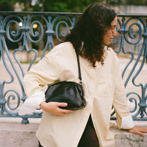 Hug Bag M, black | Balagan Studio
