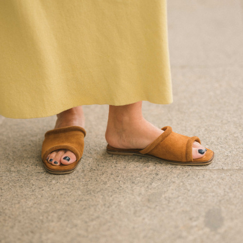 Karit slides, caramel velvet | Balagan Studio