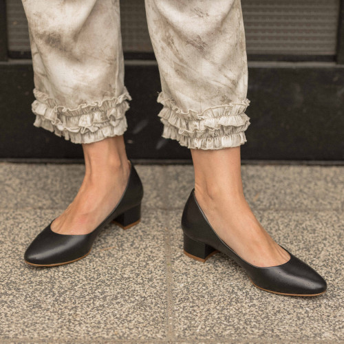 Migdal czółenka na niskim obcasie, czarny | Balagan Studio