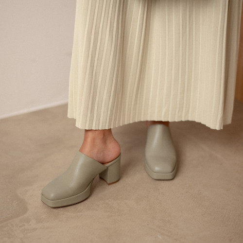 Gloria flats, pebble grey | Balagan Studio