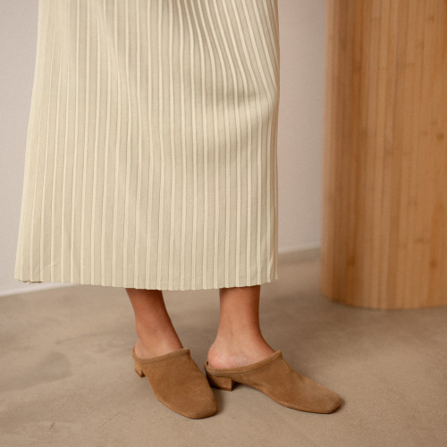 Clementine klapki, karmelowy welur | Balagan Studio