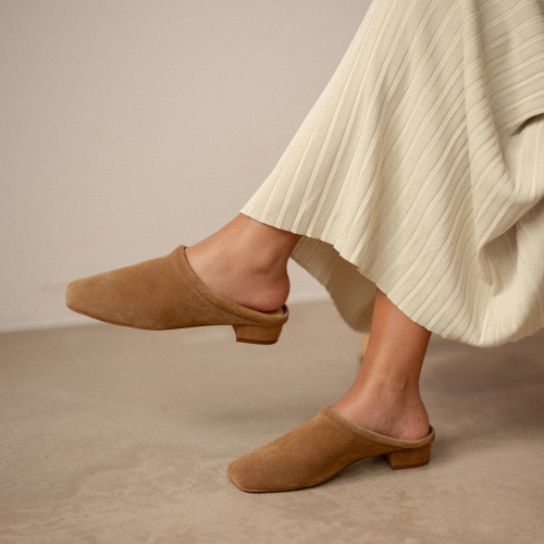 Clementine slides, caramel velvet | Balagan Studio