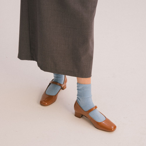 Dora Low Heels, glossy caramel | Balagan Studio